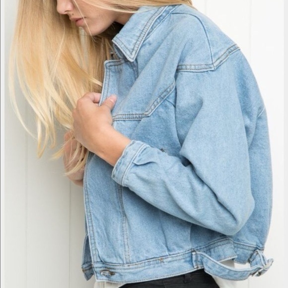 Brandy Melville Isabelle Cropped Denim Jacket 💙 - Picture 3 of 12